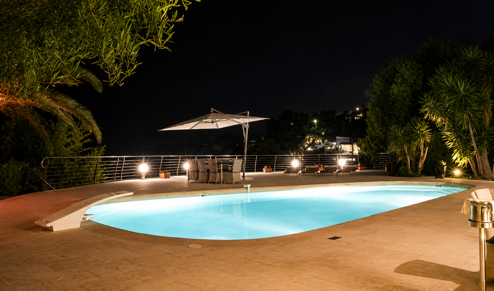 The pool at Villa Oxygène