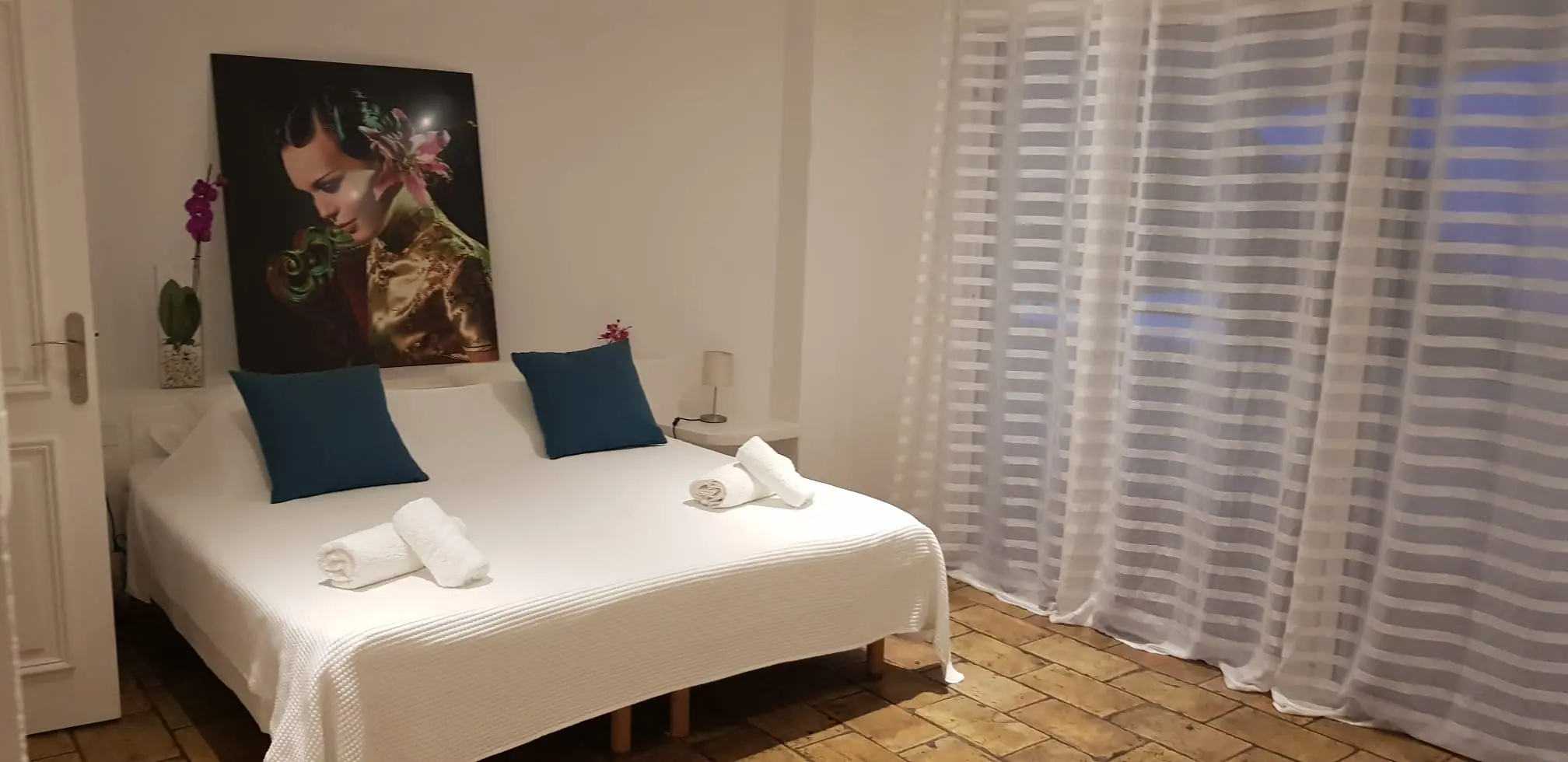 Guest bedroom