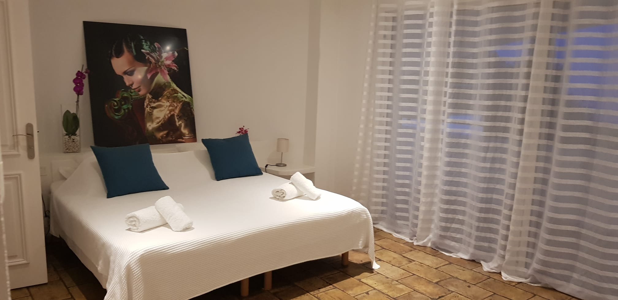 Guest bedroom